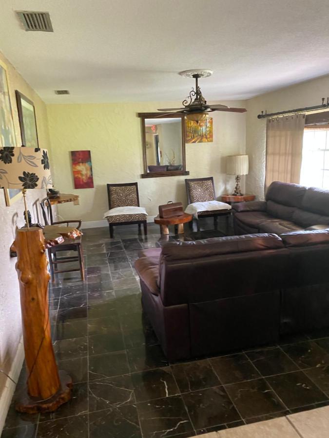 Oyo Family Ranch At Melbourne Fl Hotel Bagian luar foto