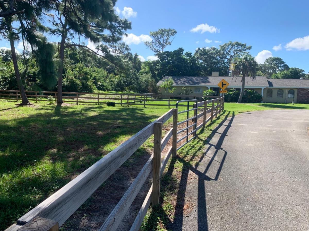 Oyo Family Ranch At Melbourne Fl Hotel Bagian luar foto
